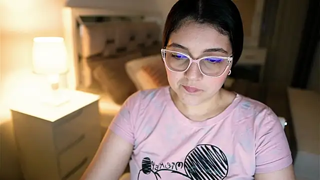 Snapshot of Camilaa_bueno chatting on 11-21-25, 10:52 Camilaa bueno online show from 11-21-25, 10:52