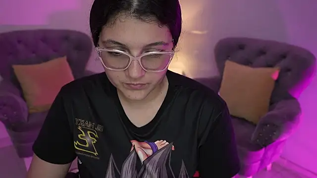 Snapshot of Camilaa_bueno chatting on 11-30-25, 01:31 Camilaa bueno online show from 11-30-25, 01:31