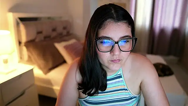 Snapshot of Camilaa_bueno chatting on 01-06-26, 10:01 Camilaa bueno online show from 01-06-26, 10:01