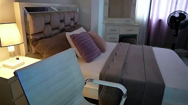 Snapshot of Camilaa_bueno chatting on 02-07-26, 05:49 Camilaa bueno online show from 02-07-26, 05:49