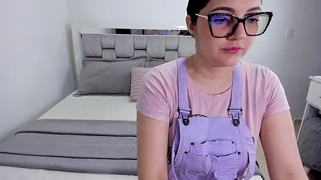 Camilaa bueno online show from 07-13-26, 11:18