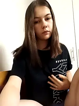 Snapshot of ella_grays chatting on 12-11-24, 07:53 ella grays online show from 12-11-24, 07:53