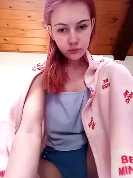 Snapshot of ella_grays chatting on 01-01-25, 02:20 ella grays online show from 01-01-25, 02:20