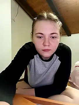 Snapshot of ella_grays chatting on 01-17-25, 09:28 ella grays online show from 01-17-25, 09:28