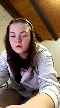 Snapshot of ella_grays chatting on 01-18-25, 07:26 ella grays online show from 01-18-25, 07:26