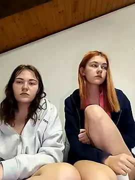 Snapshot of ella_grays chatting on 01-27-25, 05:58 ella grays online show from 01-27-25, 05:58