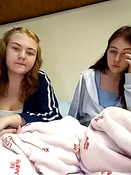 Snapshot of ella_grays chatting on 02-08-25, 03:42 ella grays online show from 02-08-25, 03:42