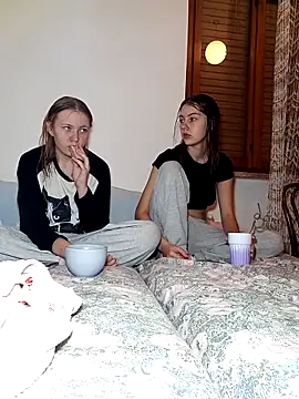 Snapshot of ella_grays chatting on 10-14-25, 06:42 ella grays online show from 10-14-25, 06:42