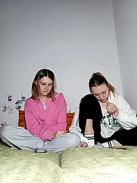 Snapshot of ella_grays chatting on 03-12-26, 06:47 ella grays online show from 03-12-26, 06:47