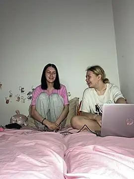 ella grays online show from 04-28-26, 07:08