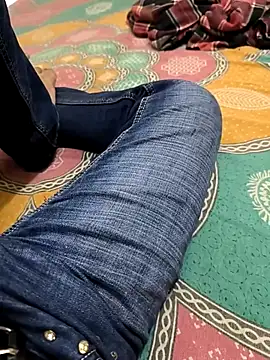 Snapshot of faaseel chatting on 10-26-25, 03:51 faaseel online show from 10-26-25, 03:51