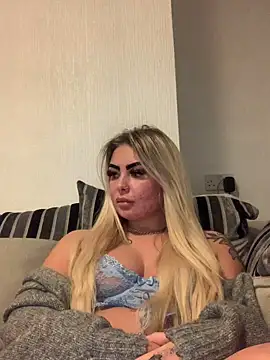 Snapshot of UKJuicyPrincess chatting on 12-02-24, 08:44 UKJuicyPrincess online show from 12-02-24, 08:44