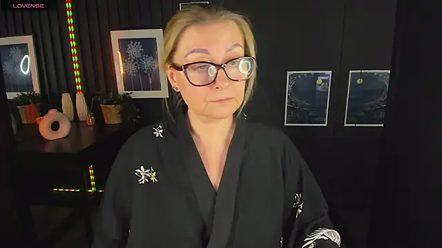 AlexandraKind online show from 03-04-25, 11:43