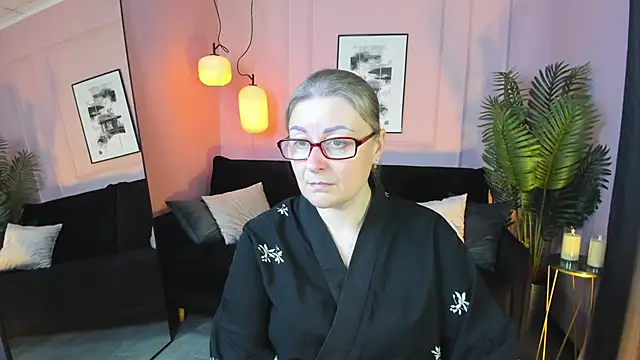 AlexandraKind online show from 10-16-25, 01:45