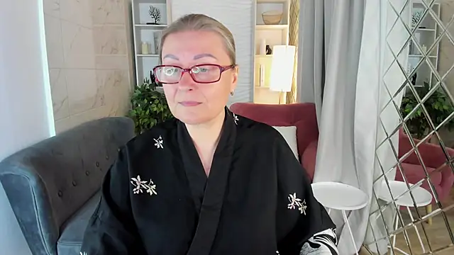 AlexandraKind online show from 10-27-25, 08:46