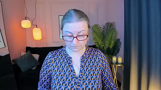 AlexandraKind online show from 12-18-25, 01:33