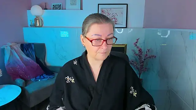 AlexandraKind online show from 12-20-25, 01:29