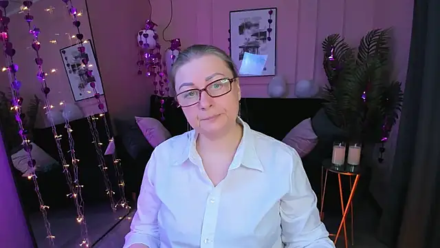 AlexandraKind online show from 02-15-26, 09:00