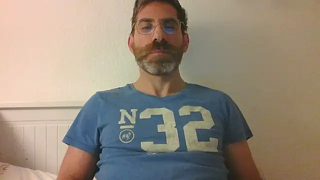 Snapshot of alcatraz009 chatting on 10-05-25, 01:04 alcatraz009 online show from 10-05-25, 01:04