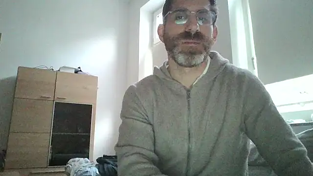 Snapshot of alcatraz009 chatting on 10-09-25, 04:27 alcatraz009 online show from 10-09-25, 04:27
