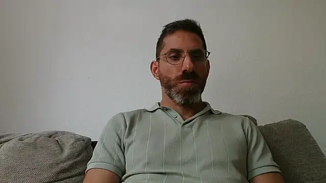 Snapshot of alcatraz009 chatting on 10-16-25, 11:11 alcatraz009 online show from 10-16-25, 11:11