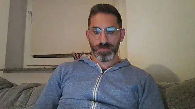 Snapshot of alcatraz009 chatting on 10-18-25, 07:47 alcatraz009 online show from 10-18-25, 07:47