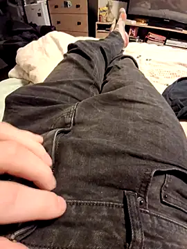 Snapshot of stev3w chatting on 02-24-25, 04:04 stev3w online show from 02-24-25, 04:04