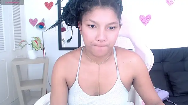 Snapshot of elly_willis chatting on 12-31-24, 06:13 elly willis online show from 12-31-24, 06:13