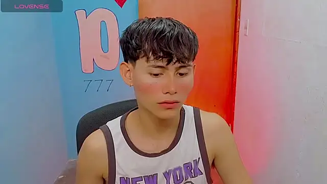 Snapshot of tanjiro_cute chatting on 05-15-26, 04:52 tanjiro cute online show from 05-15-26, 04:52