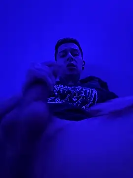 Crissis   online show from 09-22-25, 02:57