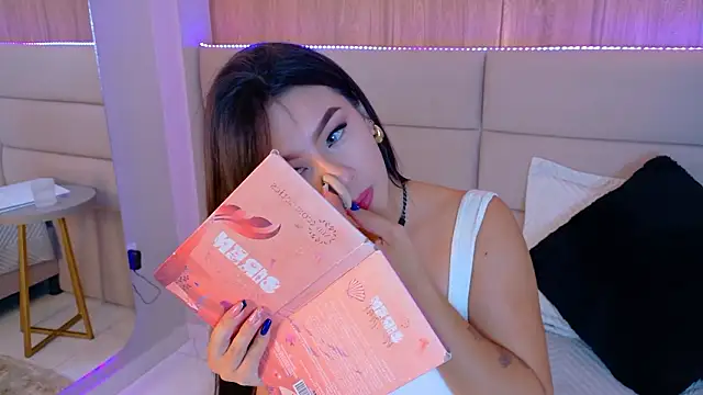 Snapshot of EymiCuper chatting on 03-06-26, 09:11 EymiCuper online show from 03-06-26, 09:11