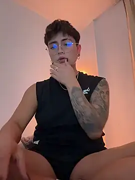 Snapshot of Chriss_gomez2 chatting on 01-11-26, 02:38 Chriss gomez2 online show from 01-11-26, 02:38