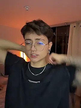 Snapshot of Chriss_gomez2 chatting on 01-11-26, 11:32 Chriss gomez2 online show from 01-11-26, 11:32