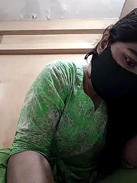 Snapshot of Magical_Girl- chatting on 10-29-25, 03:20 Magical Girl- online show from 10-29-25, 03:20