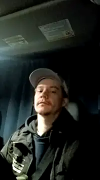 Snapshot of ChuckyyDee chatting on 12-20-24, 09:32 ChuckyyDee online show from 12-20-24, 09:32