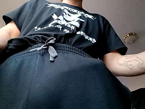 Snapshot of ChuckyyDee chatting on 12-25-24, 10:39 ChuckyyDee online show from 12-25-24, 10:39