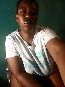 Snapshot of curvyloneah75 chatting on 03-09-25, 02:07 curvyloneah75 online show from 03-09-25, 02:07