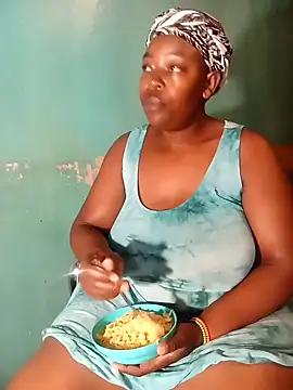 Snapshot of curvyloneah75 chatting on 03-10-25, 06:27 curvyloneah75 online show from 03-10-25, 06:27