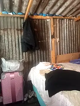 Snapshot of curvyloneah75 chatting on 10-16-25, 06:47 curvyloneah75 online show from 10-16-25, 06:47