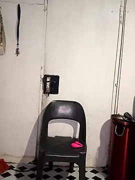 Snapshot of curvyloneah75 chatting on 11-15-25, 04:21 curvyloneah75 online show from 11-15-25, 04:21