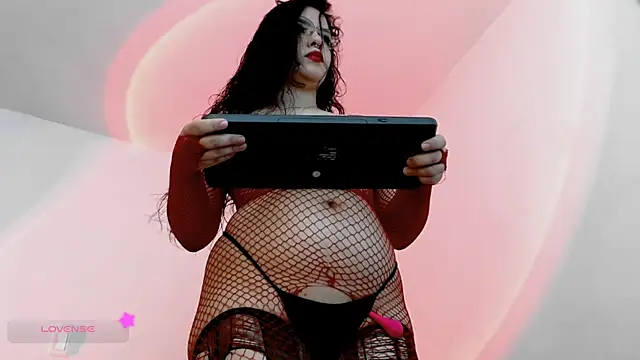Snapshot of DollCam__ chatting on 02-14-25, 08:37 DollCam online show from 02-14-25, 08:37