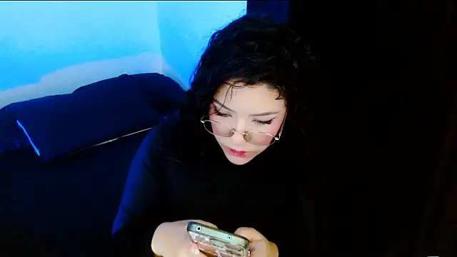 Snapshot of DollCam__ chatting on 09-29-25, 12:16 DollCam online show from 09-29-25, 12:16