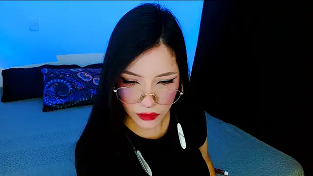 Snapshot of DollCam__ chatting on 10-16-25, 01:39 DollCam online show from 10-16-25, 01:39