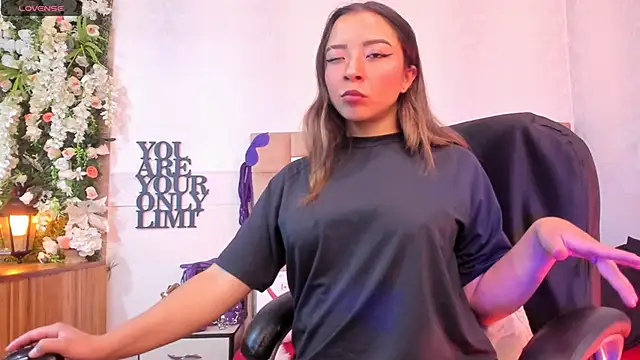 Snapshot of natacha__black_ chatting on 01-29-25, 03:15 natacha black online show from 01-29-25, 03:15