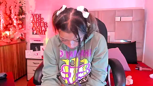 Snapshot of natacha__black_ chatting on 02-25-25, 05:52 natacha black online show from 02-25-25, 05:52