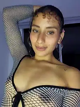 Snapshot of varenkaivanova_22 chatting on 12-17-24, 06:45 varenkaivanova 22 online show from 12-17-24, 06:45