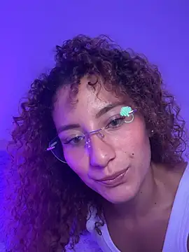 Snapshot of varenkaivanova_22 chatting on 02-07-25, 12:06 varenkaivanova 22 online show from 02-07-25, 12:06