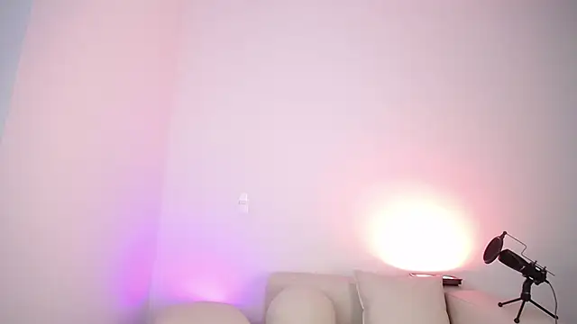 Snapshot of varenkaivanova_22 chatting on 10-27-25, 09:57 varenkaivanova 22 online show from 10-27-25, 09:57