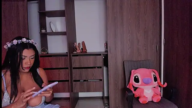 Snapshot of khris_boobs chatting on 02-13-25, 10:33 khris boobs online show from 02-13-25, 10:33