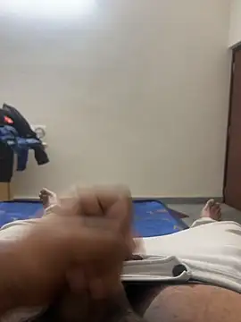 Snapshot of aprivateguy chatting on 02-16-26, 07:43 aprivateguy online show from 02-16-26, 07:43